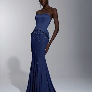 Chic Strapless Navy Evening Dress